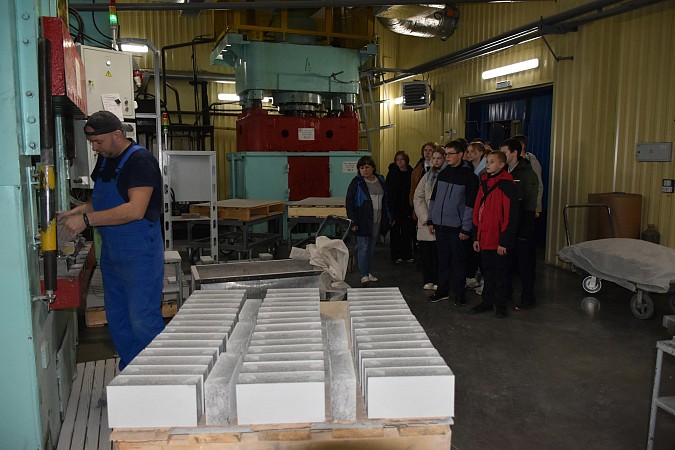 Учащимся Кинешмы показали производство АО «Поликор» фото 4