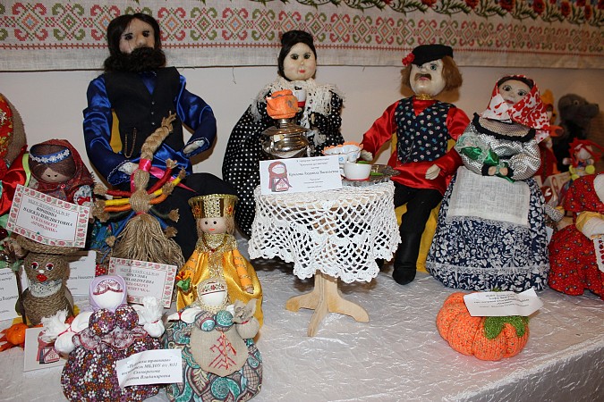 На выставке в ГДК Кинешмы представлено более 200 авторских кукол фото 2