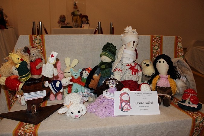 На выставке в ГДК Кинешмы представлено более 200 авторских кукол фото 3