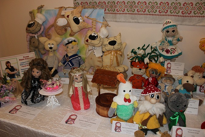 На выставке в ГДК Кинешмы представлено более 200 авторских кукол фото 17