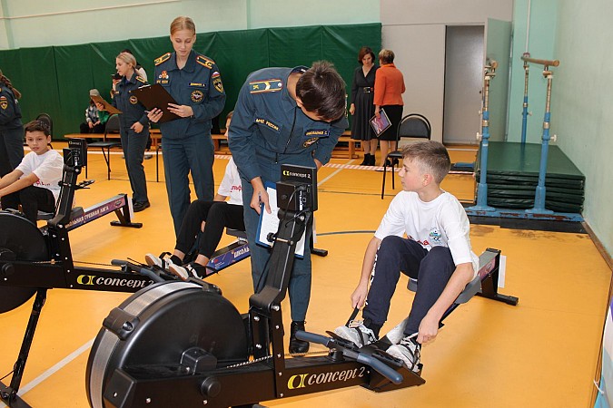 В школе №18 впервые прошли соревнования по «гребле-индор» фото 9