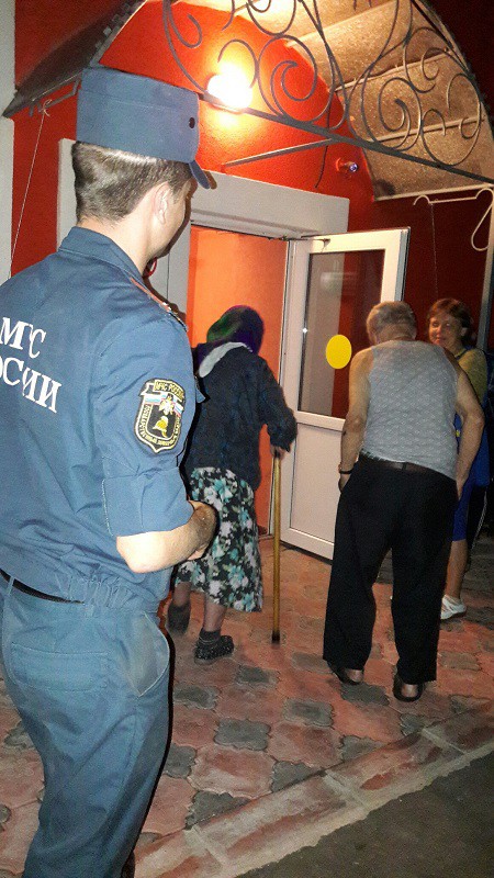 Из Наволокского центра соцобслуживания ночью эвакуировали 22 человека фото 2