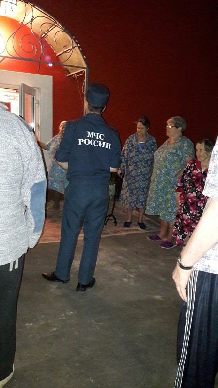 Из Наволокского центра соцобслуживания ночью эвакуировали 22 человека фото 4