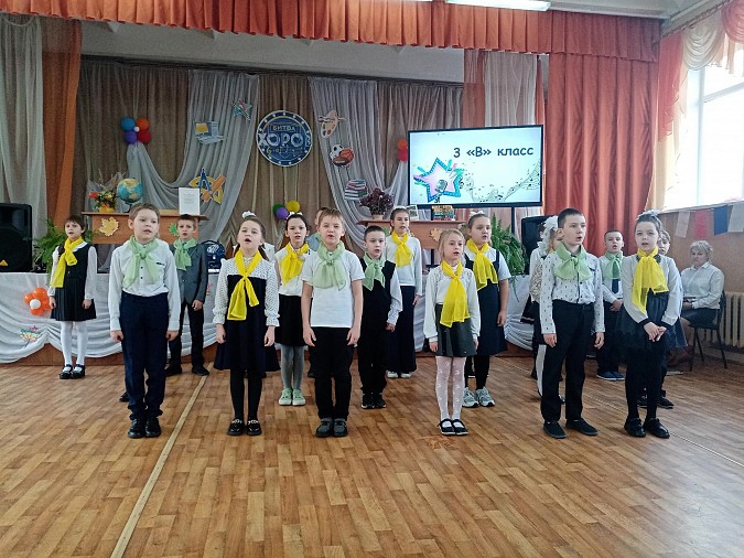 В школе №18 проходит традиционная «Битва хоров» фото 2