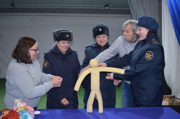 Кинешемскую колонию №3 посетили артисты и руководство Ивановского театра кукол фото 2