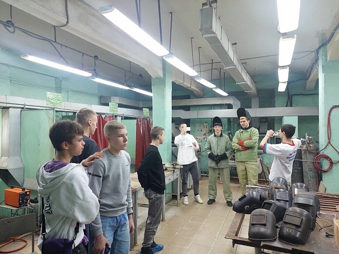 Школьники Кинешмы посетили День открытых дверей в политехническом колледже фото 5