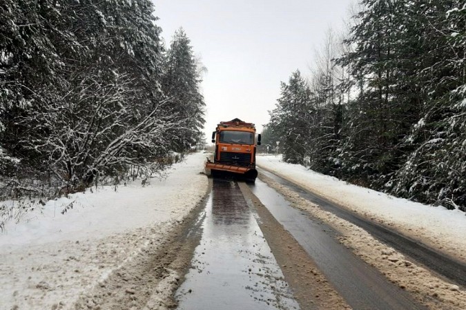 В Кинешемском районе ликвидируют последствия снегопада фото 2