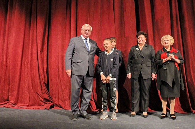 В День народного единства молодым кинешемцам вручили паспорта фото 5