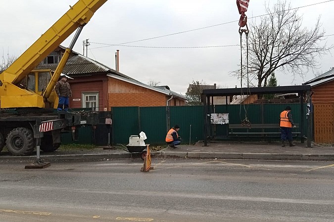 На улицу Аристарха Макарова после ремонта вернули остановочный павильон фото 4