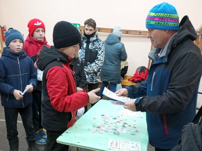 В микрорайоне «Фабрика №2» прошли соревнования по мини-футболу и дартсу фото 6