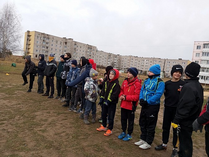 В микрорайоне «Фабрика №2» прошли соревнования по мини-футболу и дартсу фото 3