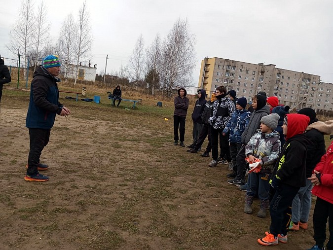 В микрорайоне «Фабрика №2» прошли соревнования по мини-футболу и дартсу фото 9