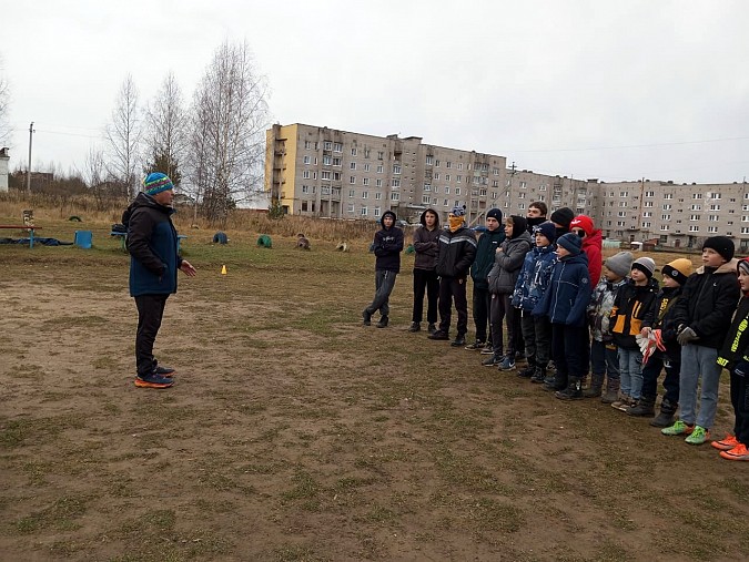 В микрорайоне «Фабрика №2» прошли соревнования по мини-футболу и дартсу фото 2