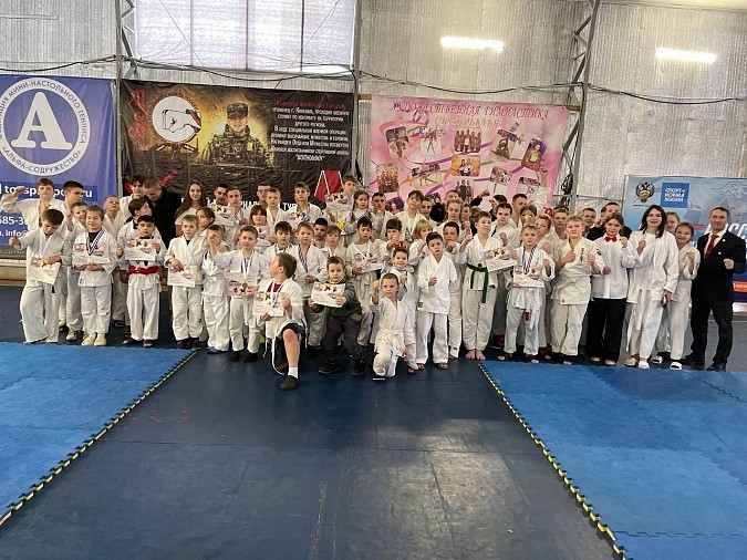 В Велизанце прошел турнир по всестилевому каратэ памяти героя СВО Владислава Горбачева фото 2