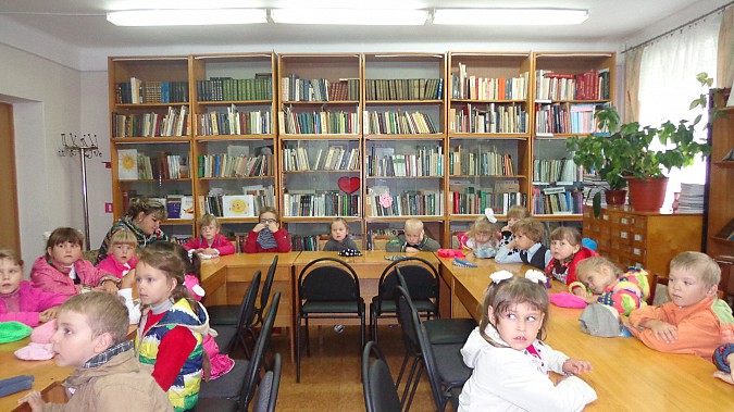 В кинешемской библиотеке для юных читателей оформлены красочные книжные выставки фото 3