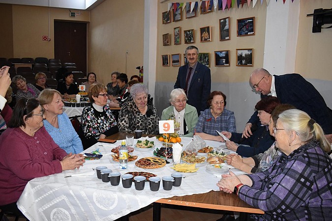 В Кинешме чествовали ветеранов педагогического труда фото 4