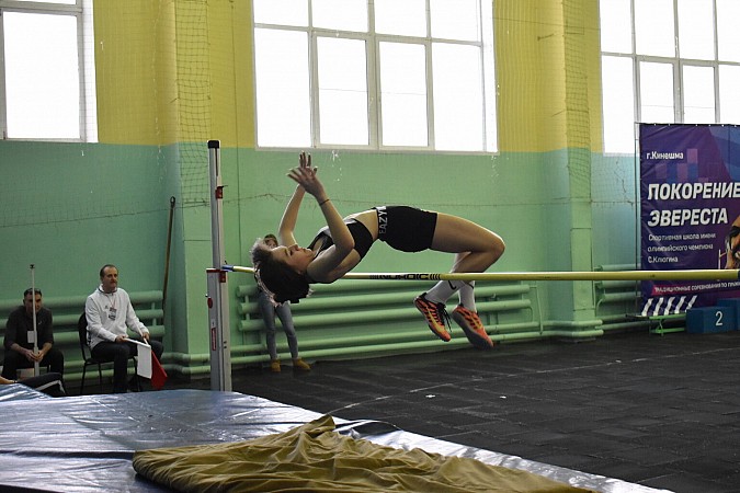 В Кинешме состоялись межрегиональные соревнования по прыжкам в высоту «Покорение Эвереста» фото 5