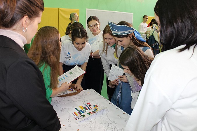 В Кинешме состоялся VII городской форум волонтеров-школьников «Вектор добра» фото 6