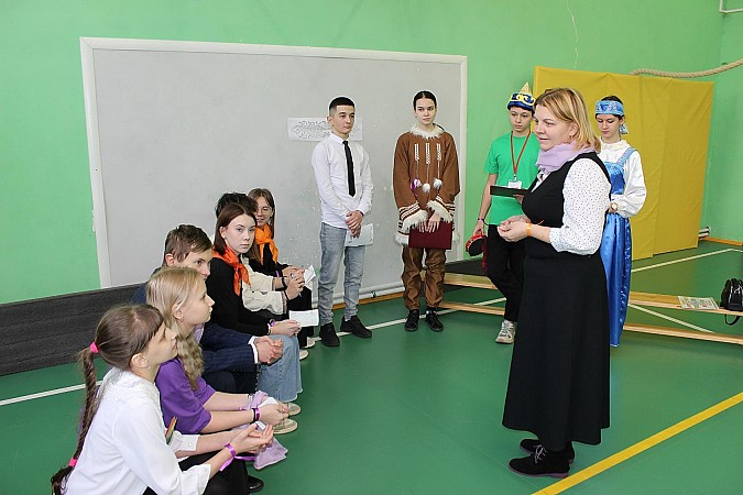 В Кинешме состоялся VII городской форум волонтеров-школьников «Вектор добра» фото 7