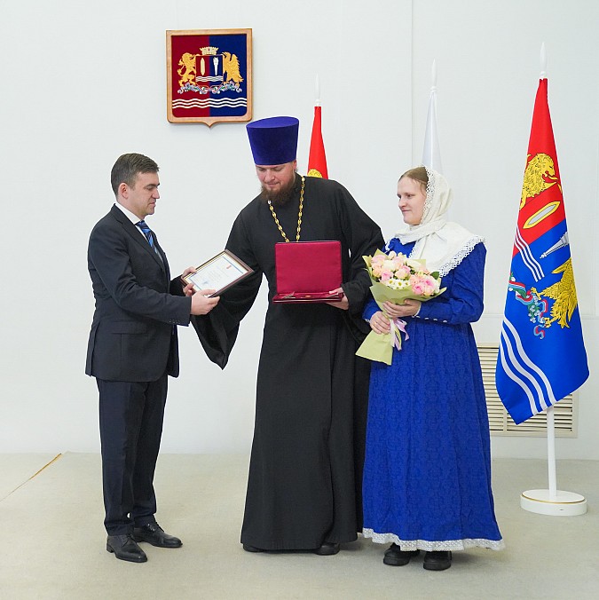 Станислав Воскресенский вручил государственные награды выдающимся жителям региона фото 3