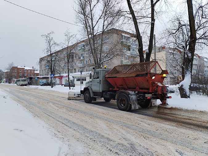 Для расчистки Кинешмы от снега мобилизована вся техника УГХ фото 6