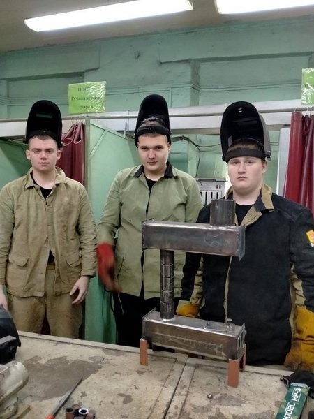 Студенты кинешемского политеха изготовили и отправили в зону СВО переносные печки-буржуйки фото 2
