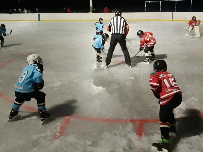 «Молния» с поражения начала Всероссийские соревнования «Золотая шайба» фото 2