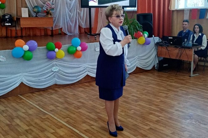 В школе №18 торжественно закрыли Год педагога и наставника фото 11