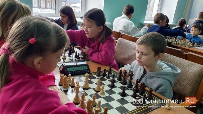 Шахматисты из 4 регионов приехали в Кинешму на турнир памяти разведчика ВДВ Ильи Филина фото 8