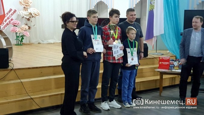 Шахматисты из 4 регионов приехали в Кинешму на турнир памяти разведчика ВДВ Ильи Филина фото 29