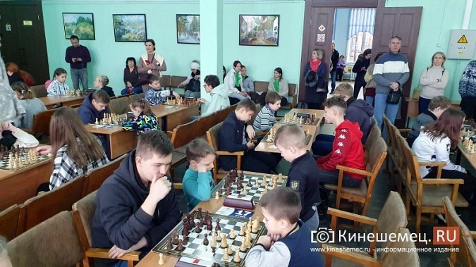 Шахматисты из 4 регионов приехали в Кинешму на турнир памяти разведчика ВДВ Ильи Филина фото 7