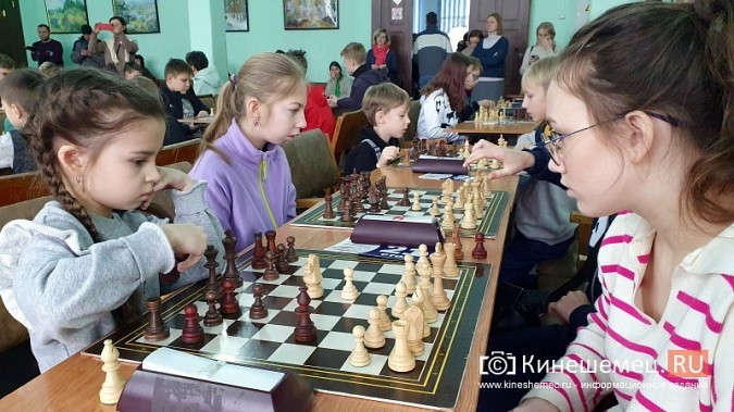 Шахматисты из 4 регионов приехали в Кинешму на турнир памяти разведчика ВДВ Ильи Филина фото 3