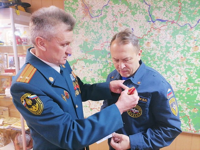 В Кинешме чествовали ветерана пожарной охраны Евгения Скрыпнюка фото 2