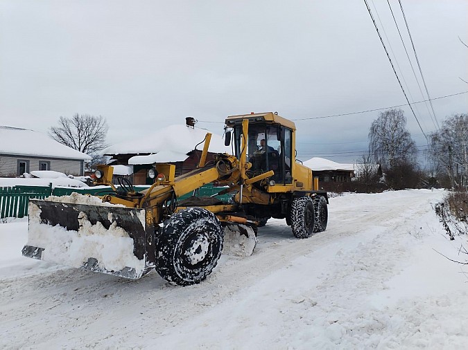 УГХ ликвидирует последствия снежного циклона «Ваня» фото 3