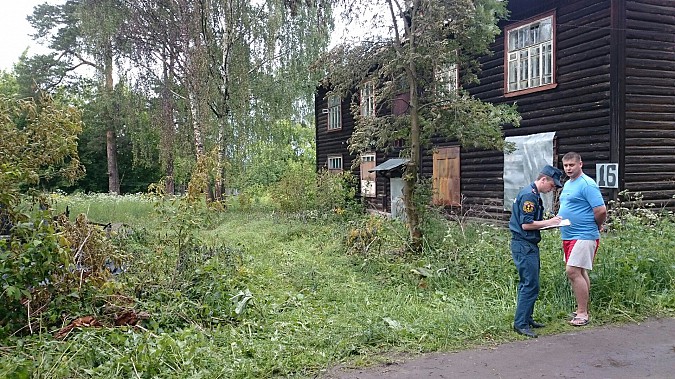 Огнеборцы в Кинешме проводят месячник безопасности фото 3