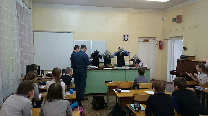 Огнеборцы в Кинешме проводят месячник безопасности фото 2