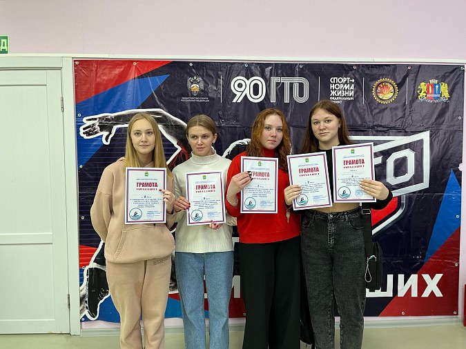 В Кинешме студенты колледжей выполнили нормативы ГТО по плаванию фото 8