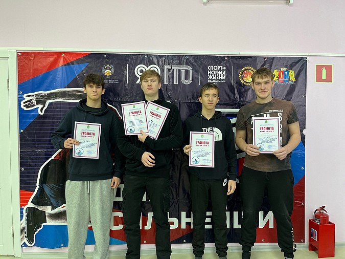 В Кинешме студенты колледжей выполнили нормативы ГТО по плаванию фото 4