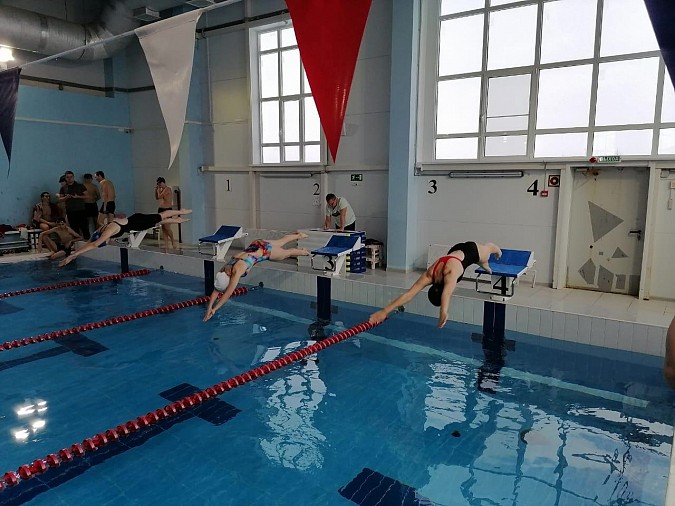 В Кинешме студенты колледжей выполнили нормативы ГТО по плаванию фото 5