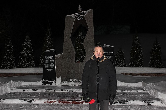 В Кинешме зажгли свечи в память о 44-й годовщине ввода советских войск в Афганистан фото 6