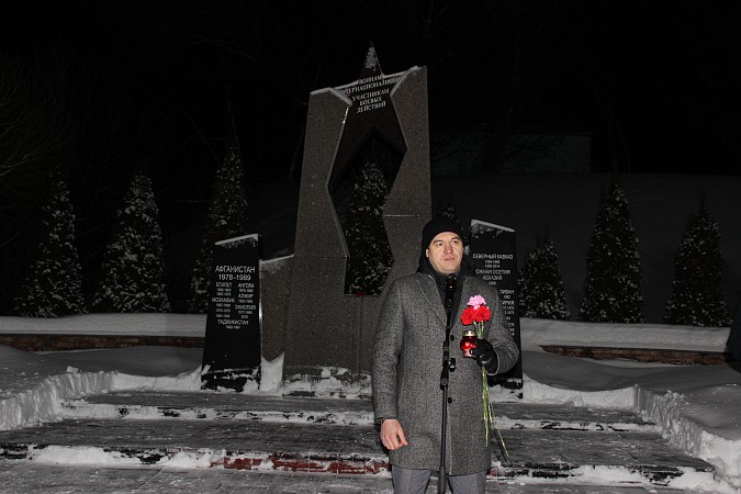 В Кинешме зажгли свечи в память о 44-й годовщине ввода советских войск в Афганистан фото 4