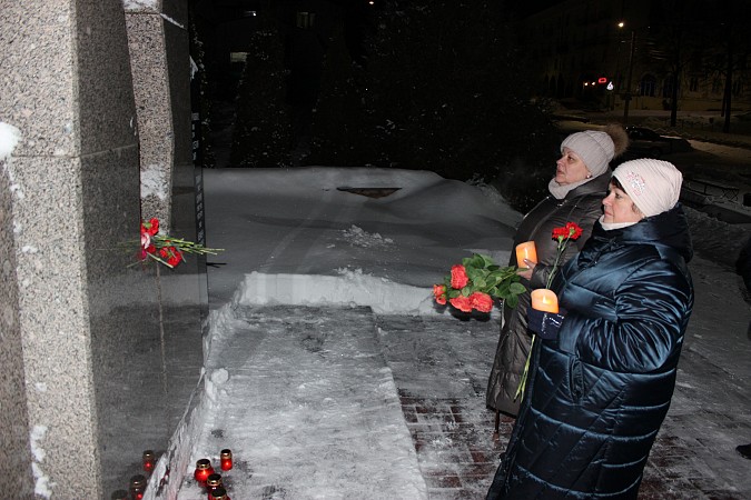 В Кинешме зажгли свечи в память о 44-й годовщине ввода советских войск в Афганистан фото 10