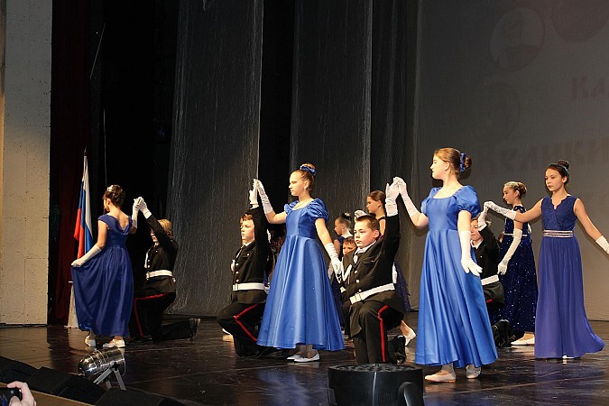 В Кинешме состоялся большой кадетский бал фото 17