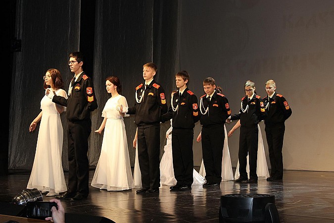 В Кинешме состоялся большой кадетский бал фото 8