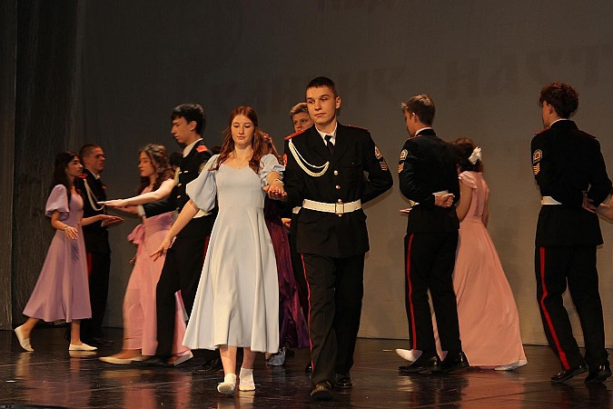 В Кинешме состоялся большой кадетский бал фото 15