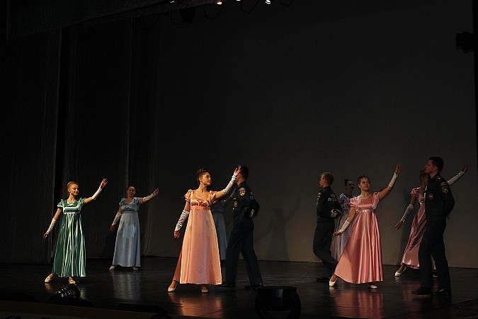 В Кинешме состоялся большой кадетский бал фото 2