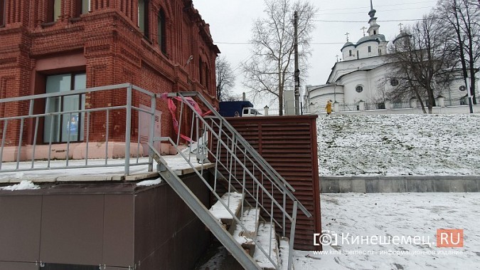 Суд обязал принять разваливающуюся лестницу у Красных рядов в муниципальную собственность фото 3