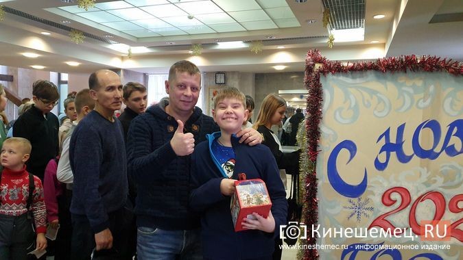 В Кинешемском театре состоялась благотворительная елка фото 17