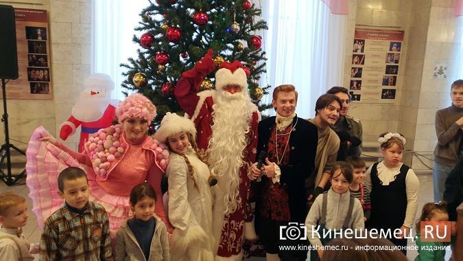 В Кинешемском театре состоялась благотворительная елка фото 15