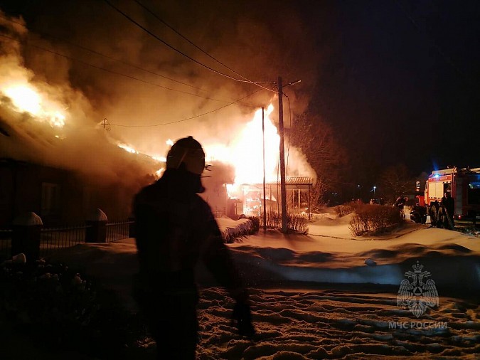 В новогоднюю ночь загорелся жилой дом на ул.Декабристов фото 4